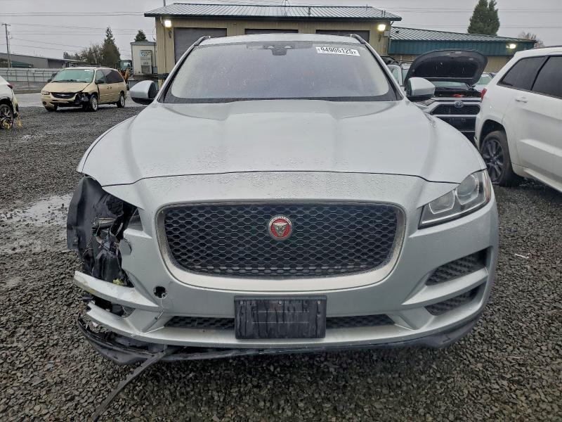 Photo 5 from auction – 2017 JAGUAR F-PACE PRE with VIN SADCJ2BN2HA091832
