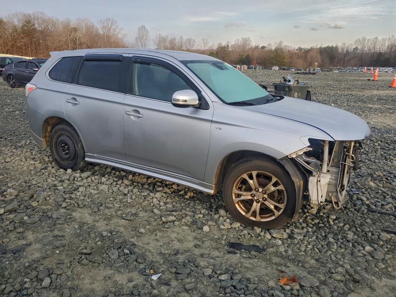 Photo 4 from auction – 2014 MITSUBISHI OUTLANDER with VIN JA4JZ4AX5EZ004913