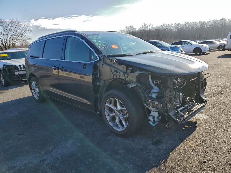 Photo 4 from auction – 2020 CHRYSLER PACIFICA T with VIN 2C4RC1FG9LR210213