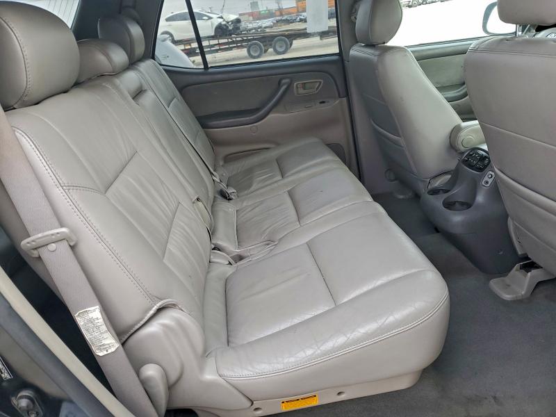 Photo 11 from auction – 2005 TOYOTA SEQUOIA SR with VIN 5TDBT44A75S254691
