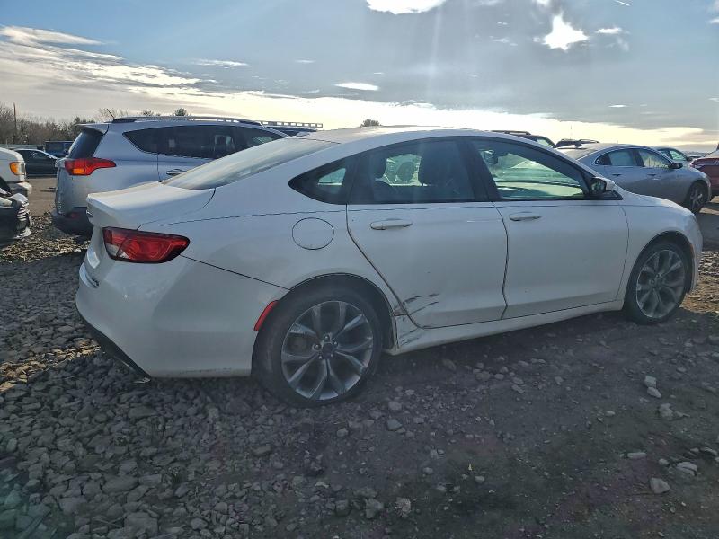 Photo 3 from auction – 2015 CHRYSLER 200 S with VIN 1C3CCCBGXFN572676