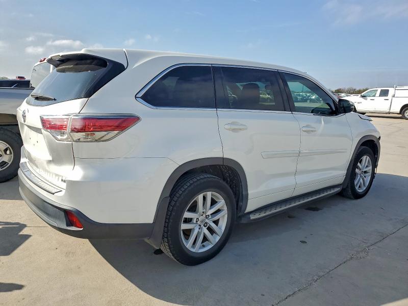 Photo 3 from auction – 2015 TOYOTA HIGHLANDER with VIN 5TDZARFH3FS016334