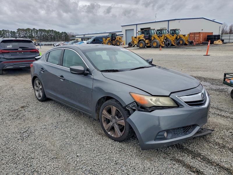 Photo 4 from auction – 2013 ACURA ILX 20 PRE with VIN 19VDE1F54DE000682