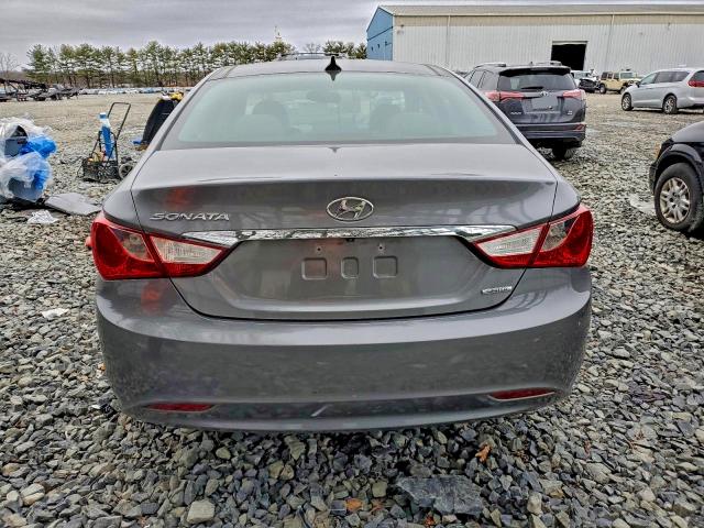 Photo 6 from auction – 2013 HYUNDAI SONATA SE with VIN 5NPEC4ACXDH596353