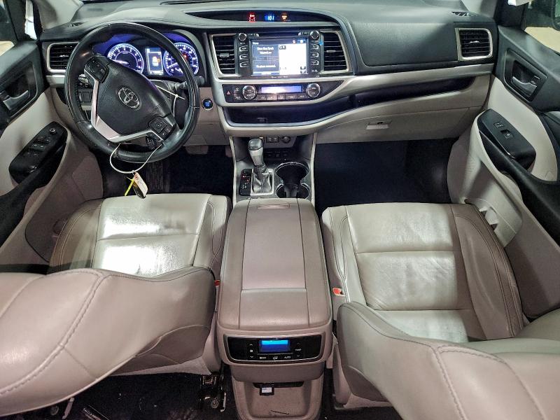 Photo 8 from auction – 2018 TOYOTA HIGHLANDER with VIN 5TDJZRFH7JS911727