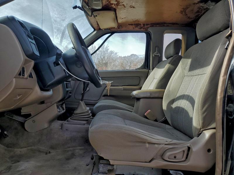 Photo 7 from auction – 2001 NISSAN FRONTIER K with VIN 1N6DD26S81C304295