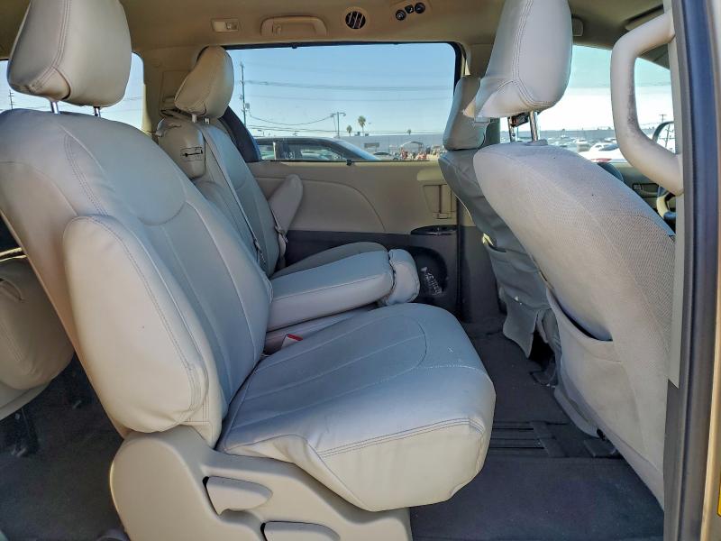 Photo 11 from auction – 2011 TOYOTA SIENNA LE with VIN 5TDKK3DC1BS063522