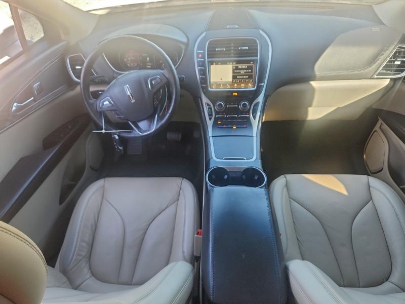 Photo 8 from auction – 2017 LINCOLN MKX RESERV with VIN 2LMPJ6LRXHBL52327