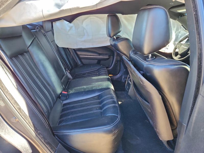 Photo 10 from auction – 2019 CHRYSLER 300 with VIN 2C3CCABG2KH654215