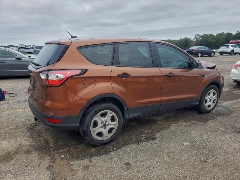 Photo 3 from auction – 2017 FORD ESCAPE S with VIN 1FMCU0F71HUC72191
