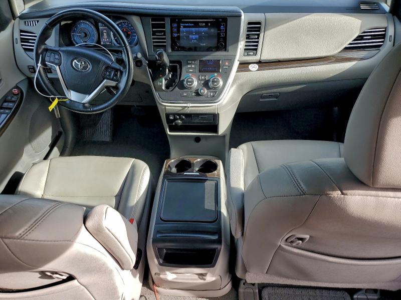 Photo 8 from auction – 2016 TOYOTA SIENNA XLE with VIN 5TDYK3DC4GS716619