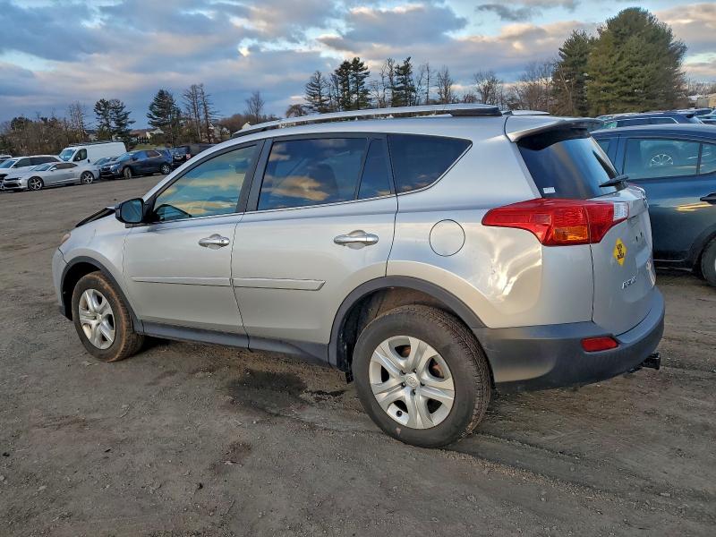 Photo 2 from auction – 2015 TOYOTA RAV4 LE with VIN JTMZFREV6FD070778