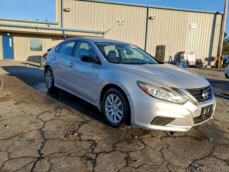 Photo 4 from auction – 2017 NISSAN ALTIMA 2.5 with VIN 1N4AL3AP9HN311519