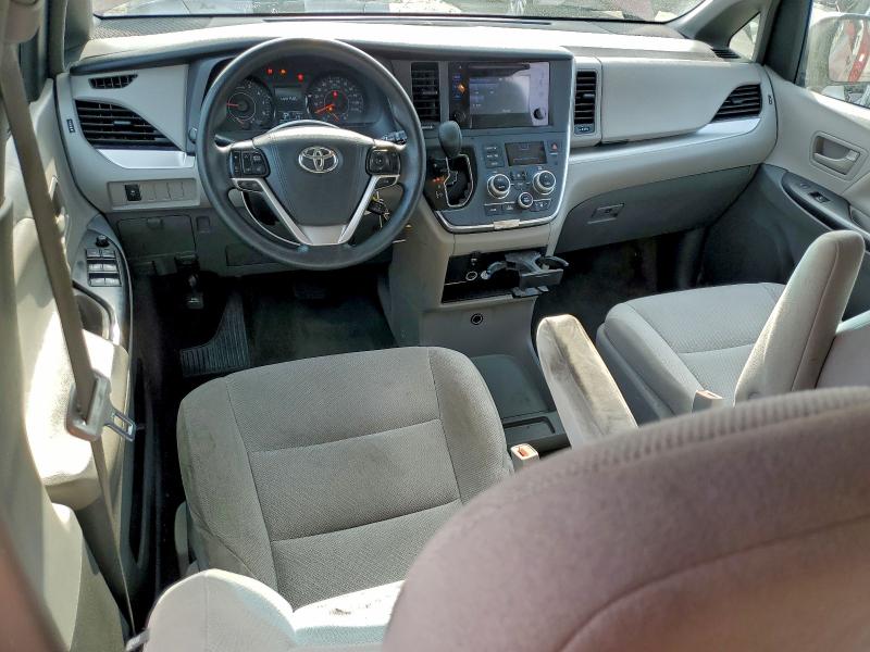 Photo 8 from auction – 2017 TOYOTA SIENNA with VIN 5TDZZ3DC8HS790000