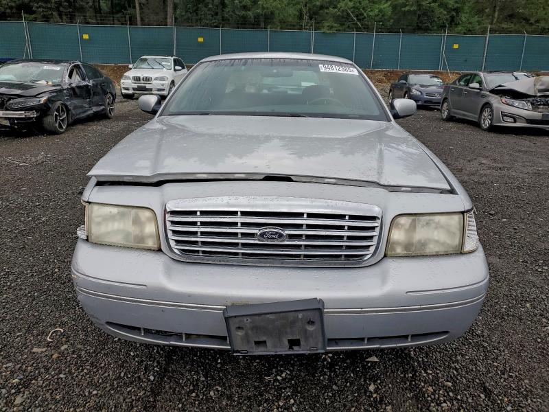 Photo 5 from auction – 2001 FORD CROWN VICT with VIN 2FAFP74W51X165564