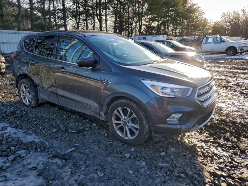 Photo 4 from auction – 2019 FORD ESCAPE SE with VIN 1FMCU9GD4KUA37879