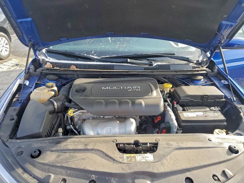 Photo 11 from auction – 2016 CHRYSLER 200 LIMITE with VIN 1C3CCCAB3GN177861