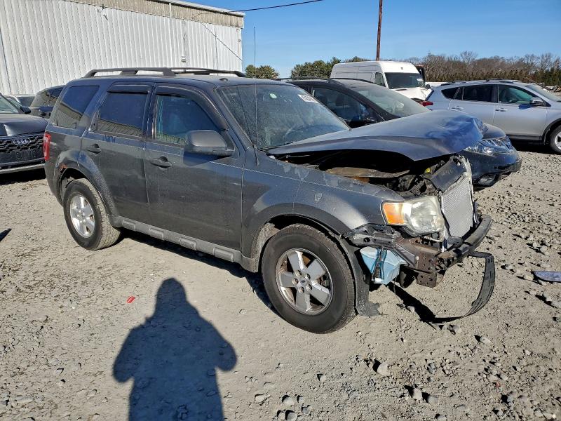 Photo 4 from auction – 2009 FORD ESCAPE with VIN 1FMCU93G39KA36289