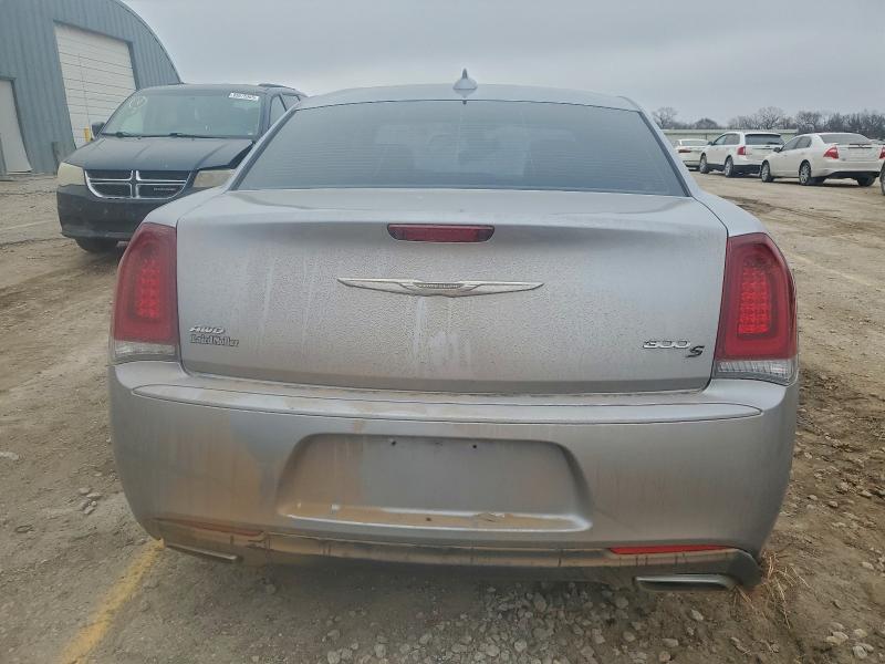 Photo 6 from auction – 2016 CHRYSLER 300 S with VIN 2C3CCAGG6GH183007