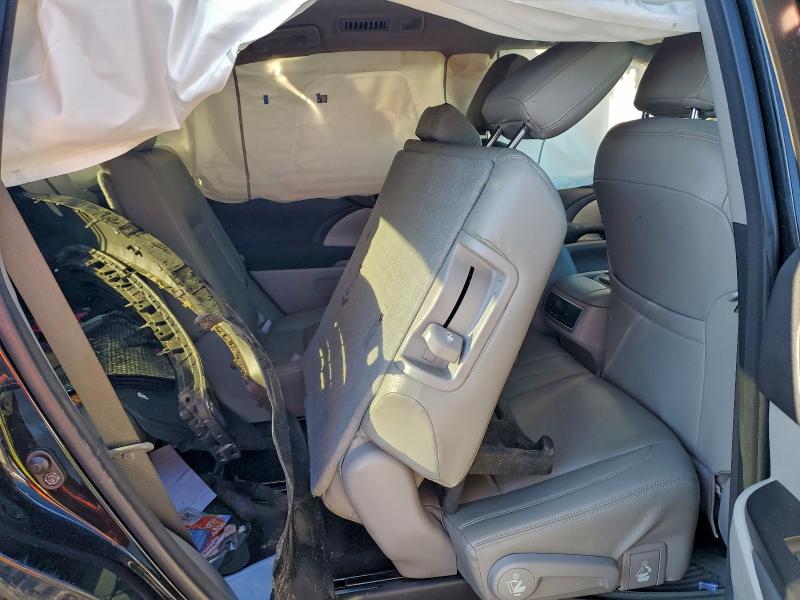 Photo 11 from auction – 2016 TOYOTA HIGHLANDER with VIN 5TDZKRFH8GS153851