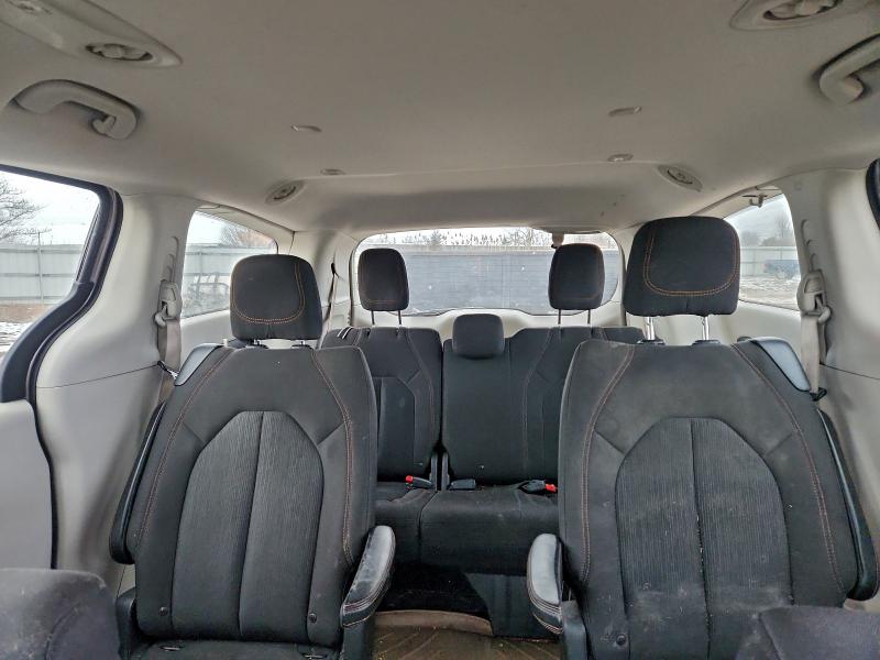 Photo 10 from auction – 2017 CHRYSLER PACIFICA T with VIN 2C4RC1DG2HR550720