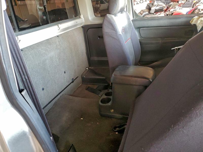 Photo 10 from auction – 2001 NISSAN FRONTIER K with VIN 1N6MD26Y51C359064