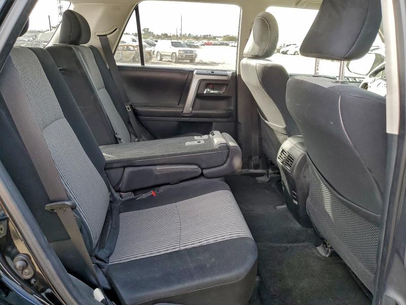 Photo 11 from auction – 2015 TOYOTA 4RUNNER SR with VIN JTEBU5JR7F5261088