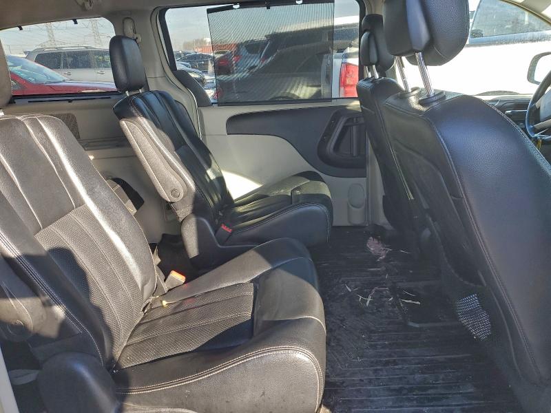 Photo 11 from auction – 2015 CHRYSLER TOWN & COU with VIN 2C4RC1CG0FR609553