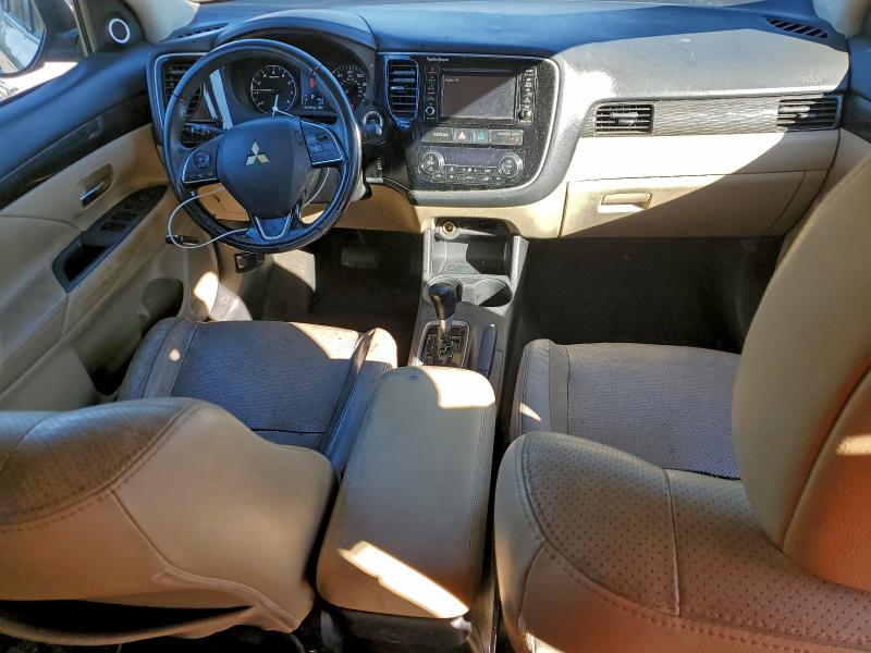Photo 8 from auction – 2016 MITSUBISHI OUTLANDER with VIN JA4AD3A30GZ042168