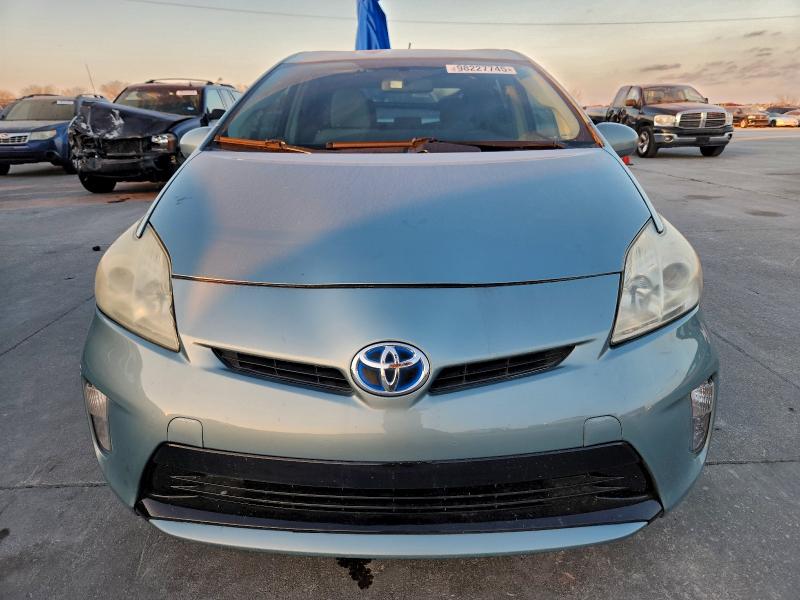 Photo 5 from auction – 2013 TOYOTA PRIUS with VIN JTDKN3DU3D5699271