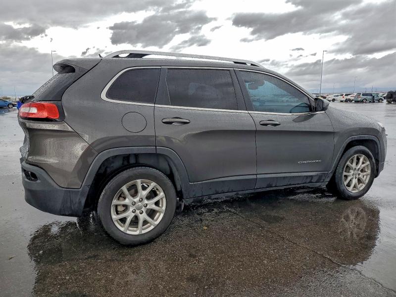 Photo 3 from auction – 2015 JEEP CHEROKEE L with VIN 1C4PJLCB1FW682967
