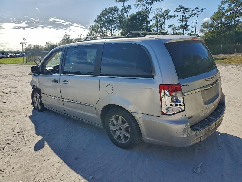 Photo 2 from auction – 2012 CHRYSLER TOWN & COU with VIN 2C4RC1BG9CR275830
