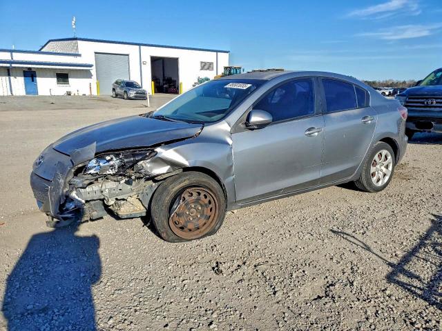 MAZDA 3 I 2011 with VIN JM1BL1UF9B1413195 - Photo from auction