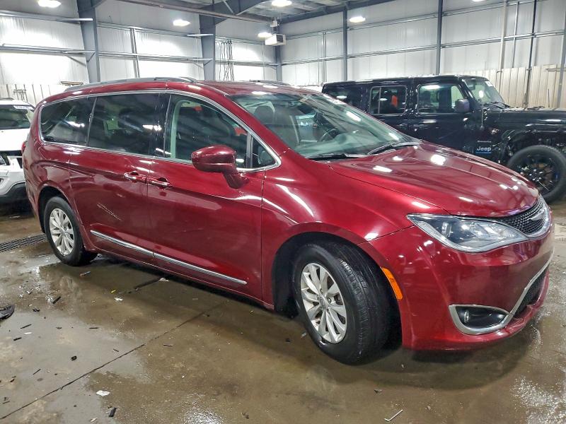 Photo 4 from auction – 2017 CHRYSLER PACIFICA T with VIN 2C4RC1BG1HR524788