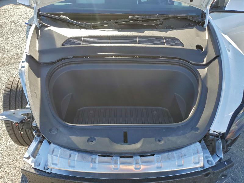 Photo 11 from auction – 2024 TESLA MODEL Y with VIN 7SAYGDEE5RA260337