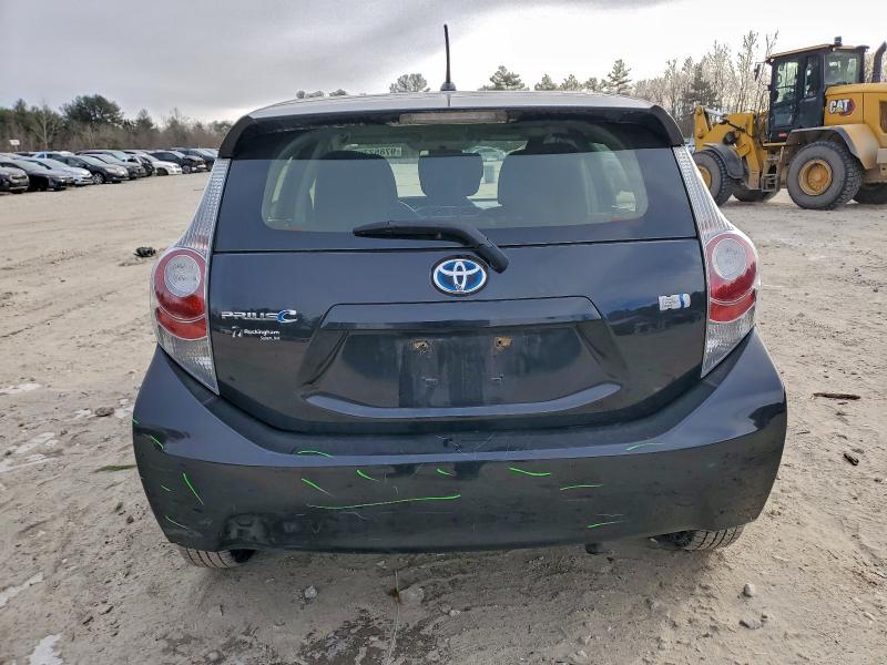 Photo 6 from auction – 2014 TOYOTA PRIUS C with VIN JTDKDTB33E1074827