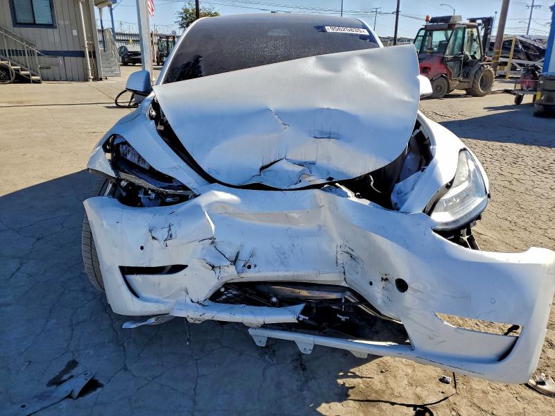 Photo 5 from auction – 2020 TESLA MODEL Y with VIN 5YJYGDEE4LF019022