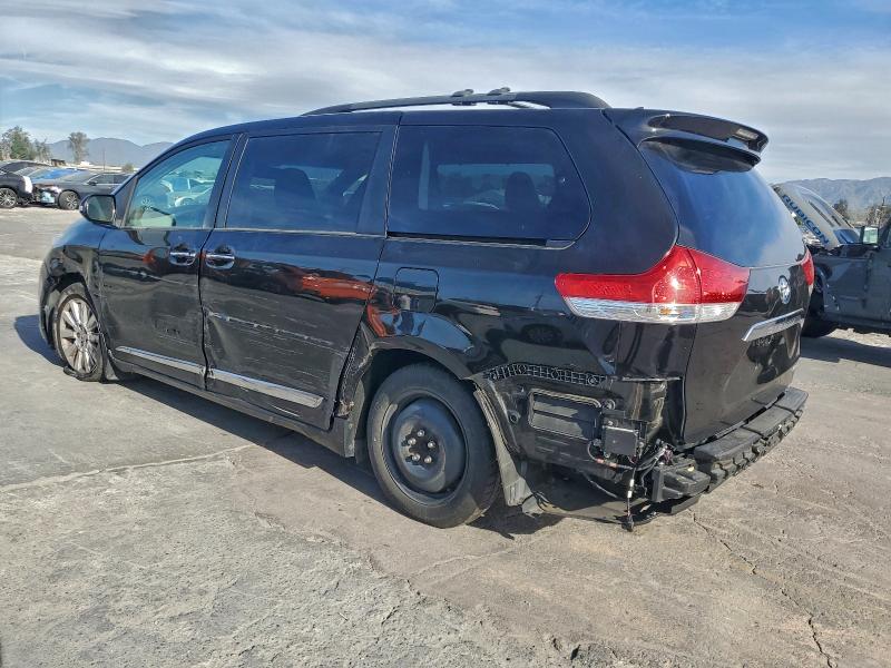Photo 2 from auction – 2013 TOYOTA SIENNA XLE with VIN 5TDYK3DC8DS380436