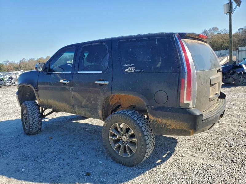 Photo 2 from auction – 2011 CHEVROLET TAHOE POLI with VIN 1GNLC2E04BR324437