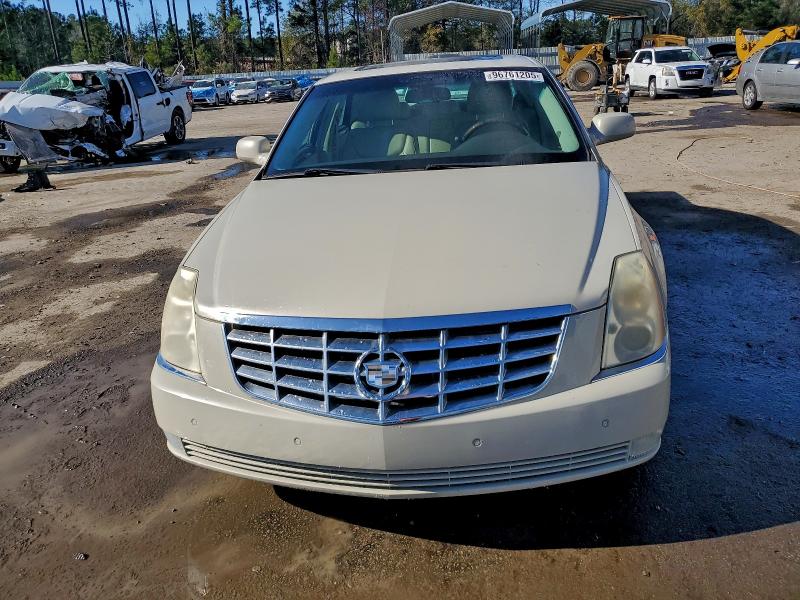 Photo 5 from auction – 2011 CADILLAC DTS LUXURY with VIN 1G6KD5E62BU101532