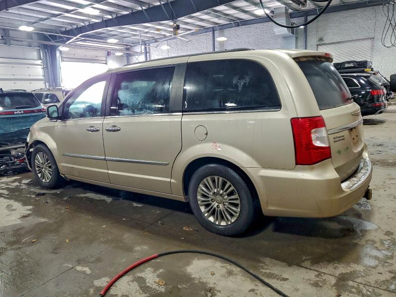 Photo 2 from auction – 2015 CHRYSLER TOWN & COU with VIN 2C4RC1CG1FR572674
