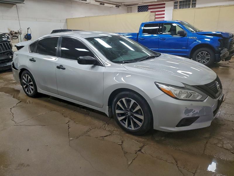 Photo 4 from auction – 2017 NISSAN ALTIMA 2.5 with VIN 1N4AL3AP4HN329202