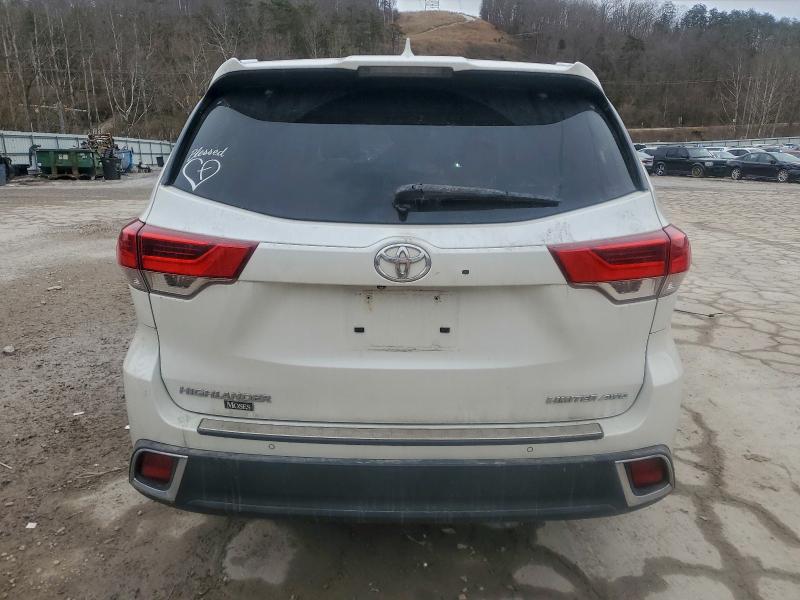 Photo 6 from auction – 2018 TOYOTA HIGHLANDER with VIN 5TDDZRFH9JS899898