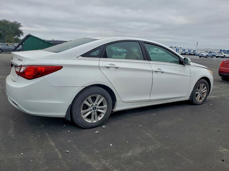 Photo 3 from auction – 2013 HYUNDAI SONATA GLS with VIN 5NPEB4AC5DH503757