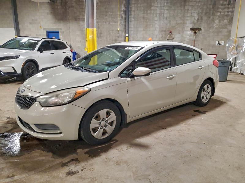 KIA FORTE LX 2015 with VIN KNAFK4A60F5292207 - Photo from auction