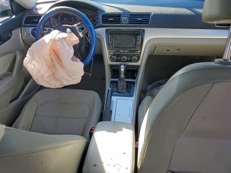 Photo 8 from auction – 2012 VOLKSWAGEN PASSAT SE with VIN 1VWBN7A32CC096791