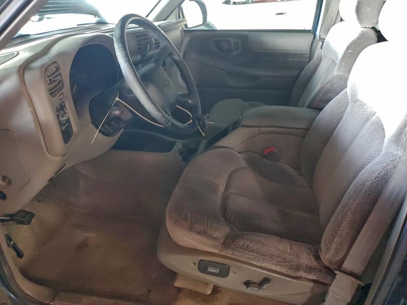 Photo 7 from auction – 2000 CHEVROLET BLAZER with VIN 1GNCS13W3Y2394372