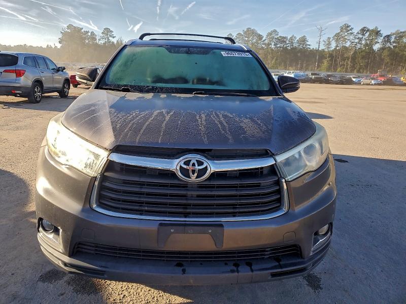 Photo 5 from auction – 2016 TOYOTA HIGHLANDER with VIN 5TDYKRFH7GS182950