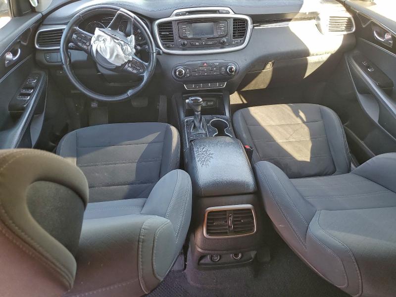 Photo 8 from auction – 2016 KIA SORENTO with VIN 5XYPG4A39GG135301
