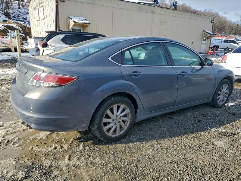 Photo 3 from auction – 2011 MAZDA 6 I with VIN 1YVHZ8CH1B5M07687